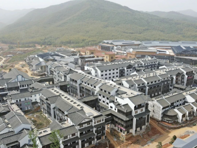 宜興窯湖小鎮(zhèn)二標(biāo)段配電房國慶前順利完成送電！